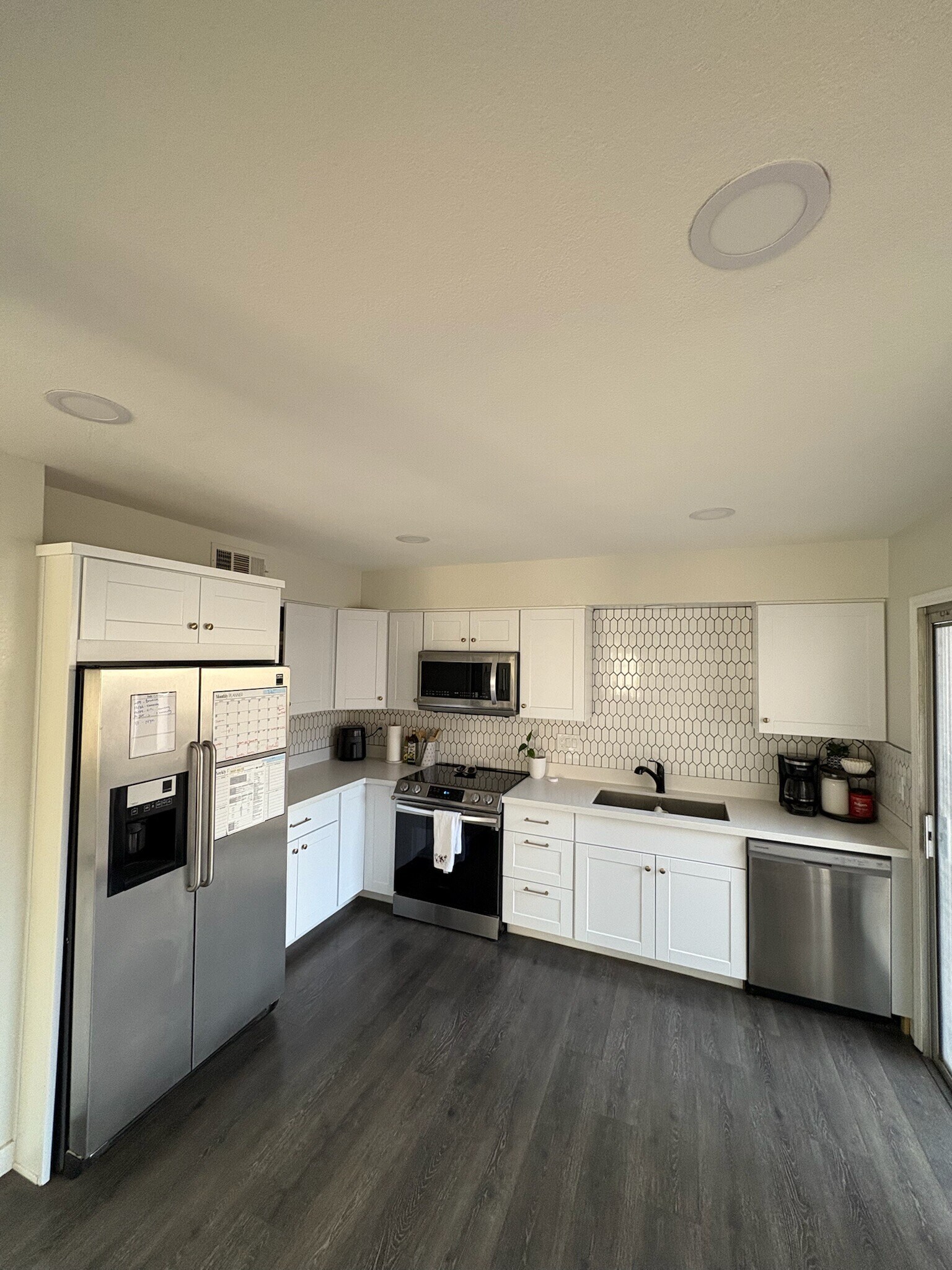 Kitchen - 3315 E Kelton Ln