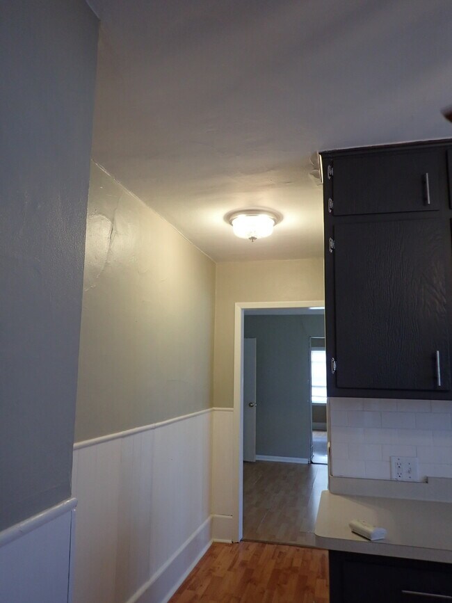 Building Photo - 929 E Clarke St