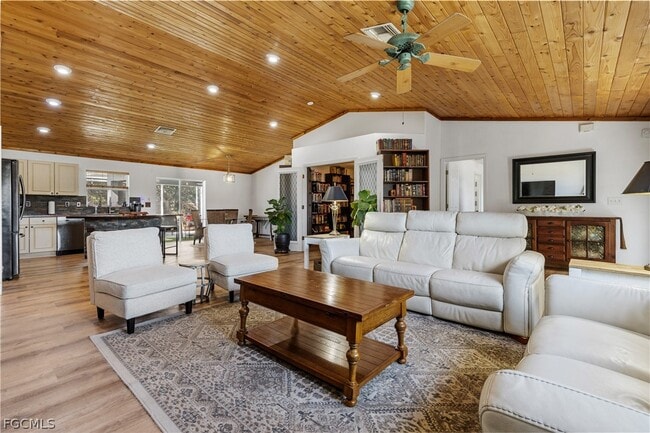 Building Photo - 2846 SW 25th Pl