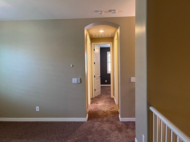 Building Photo - 1046 S Annie Ln