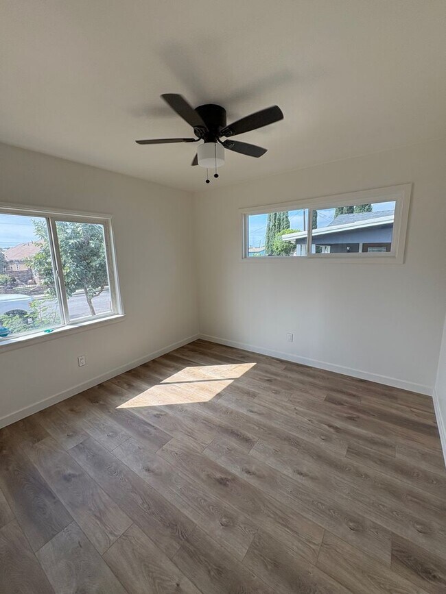 Building Photo - La Habra Duplex