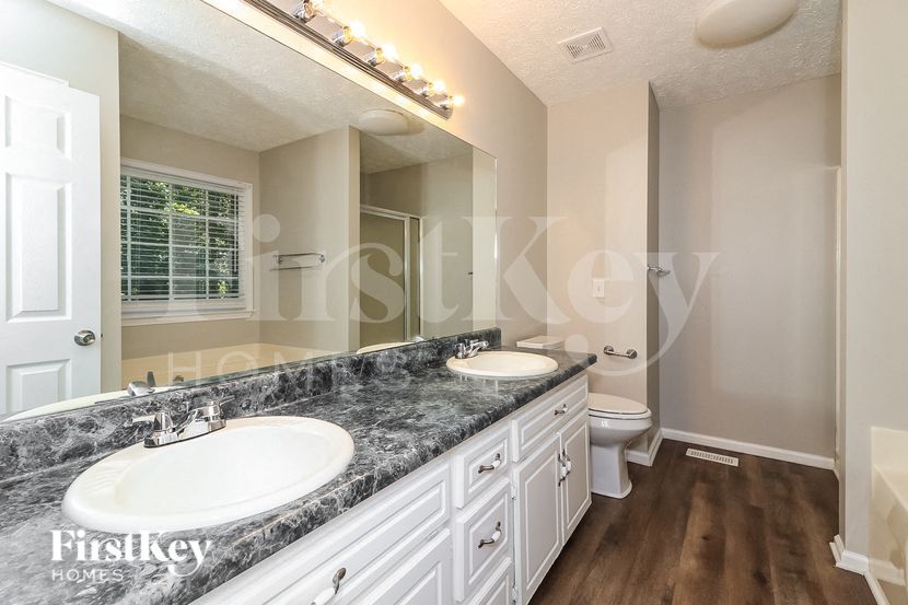 Building Photo - 112 Wood Gate Dr