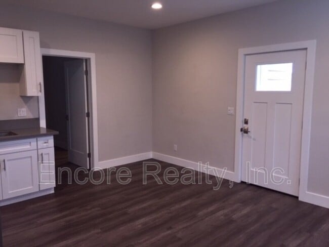 Building Photo - 2143 Second Ave