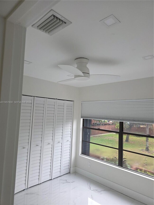 Building Photo - 6904 SW 114th Pl