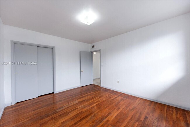 Building Photo - 1255 Marseille Dr