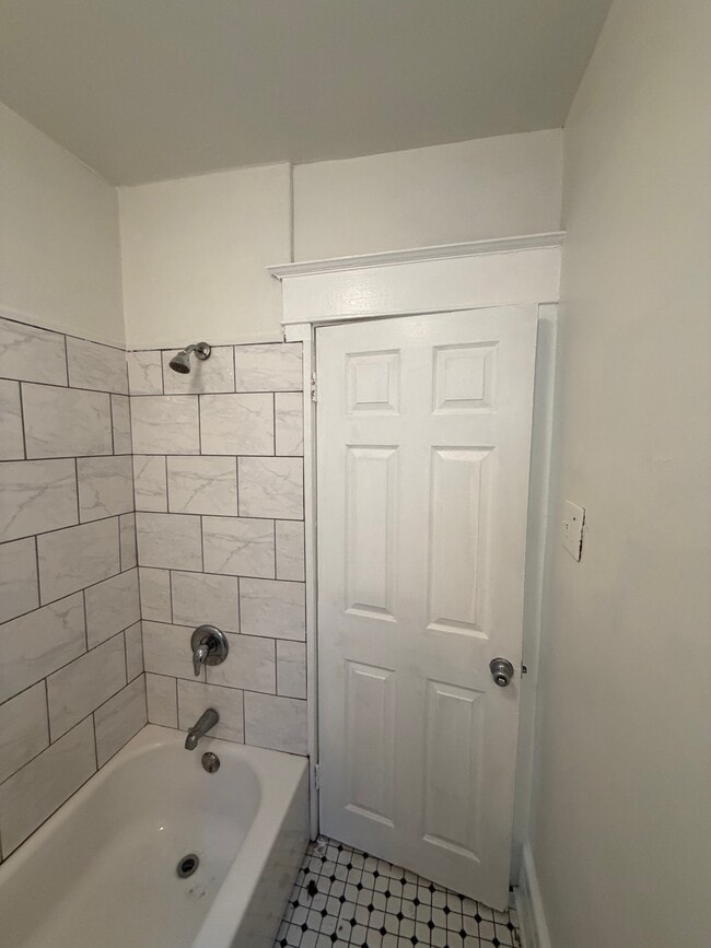 Building Photo - 130 Harvey Ave