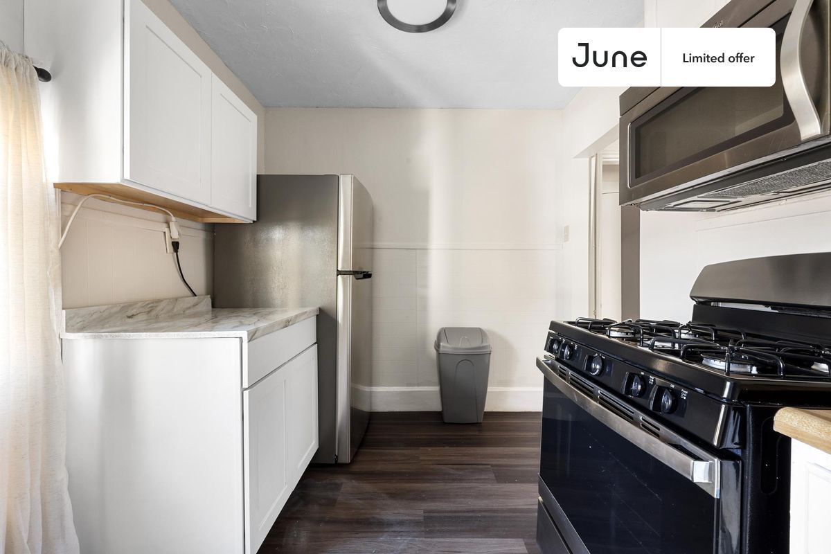 Building Photo - 274 Seaver St