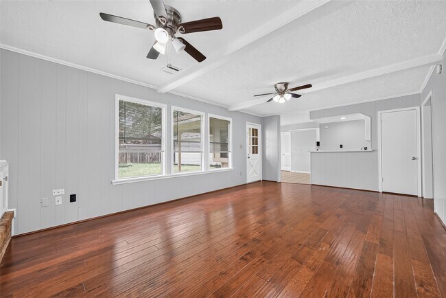Building Photo - 5703 Green Timbers Dr