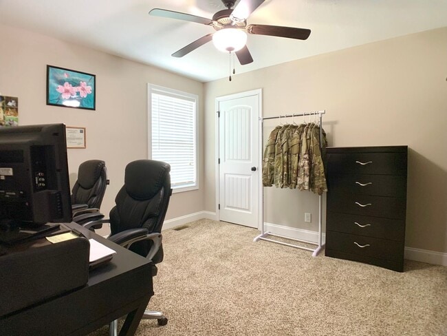 Building Photo - 3734 Silver Fox Ct