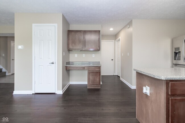 Building Photo - 2755 Bluewood Way