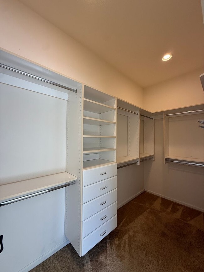 Building Photo - Centrally Located Single Story Home in Traditions