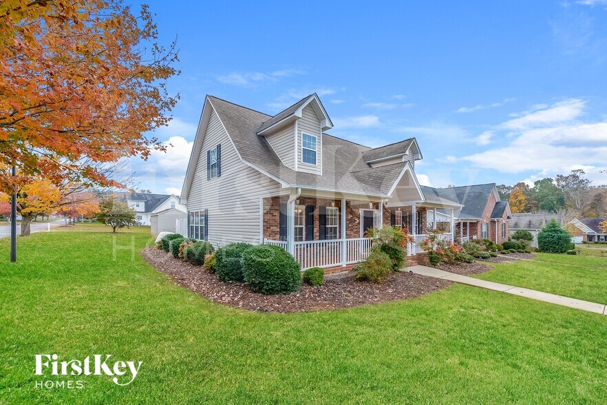 Building Photo - 5819 Willowdale Dr