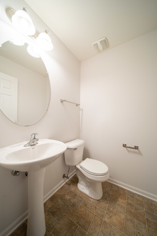 Building Photo - 1450 Prescott Dr