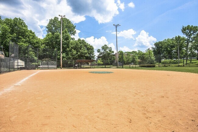 Building Photo - 312 Sloan Rd