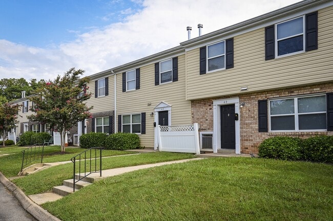 Exterior - Middle River Townhomes