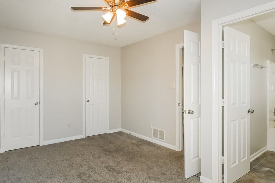 Building Photo - 4551 Blue River Dr