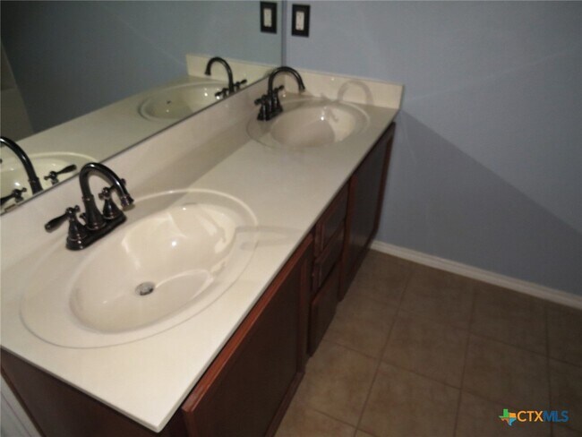 Building Photo - 5100 Lions Gate Ln
