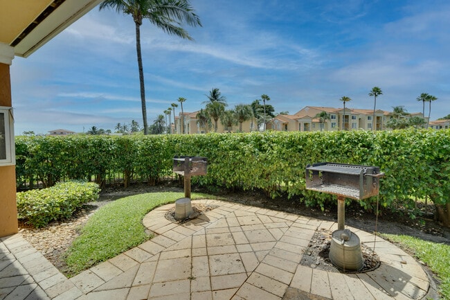 Building Photo - 167 Yacht Club Way