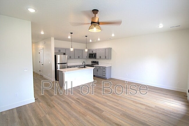 Building Photo - 123 Trifecta Ln