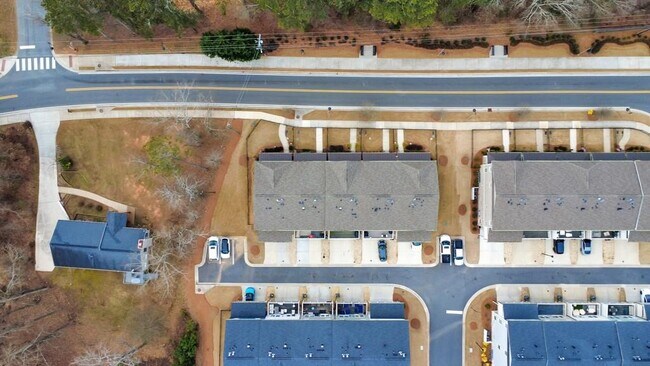 Building Photo - 320 Oak Arms Wy