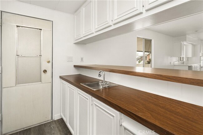 Building Photo - 16444 Bolsa Chica St