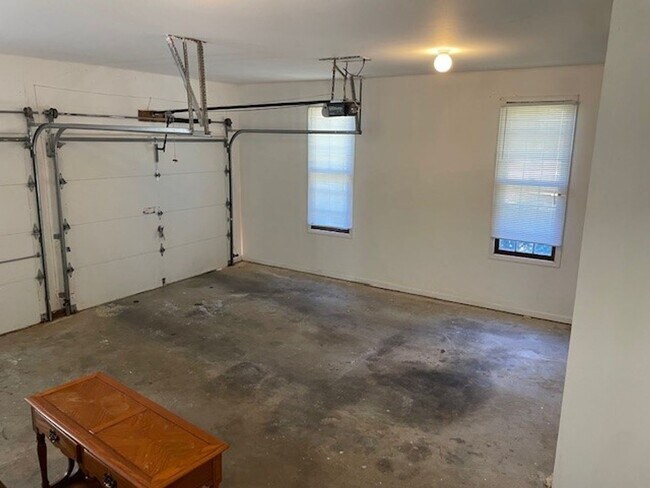 Building Photo - 145 Princeton Trce