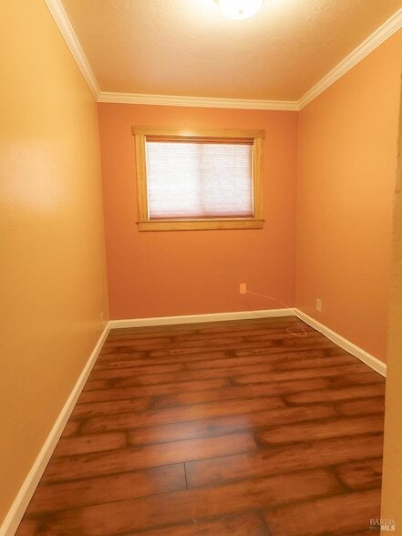 Building Photo - 944 Clover Dr