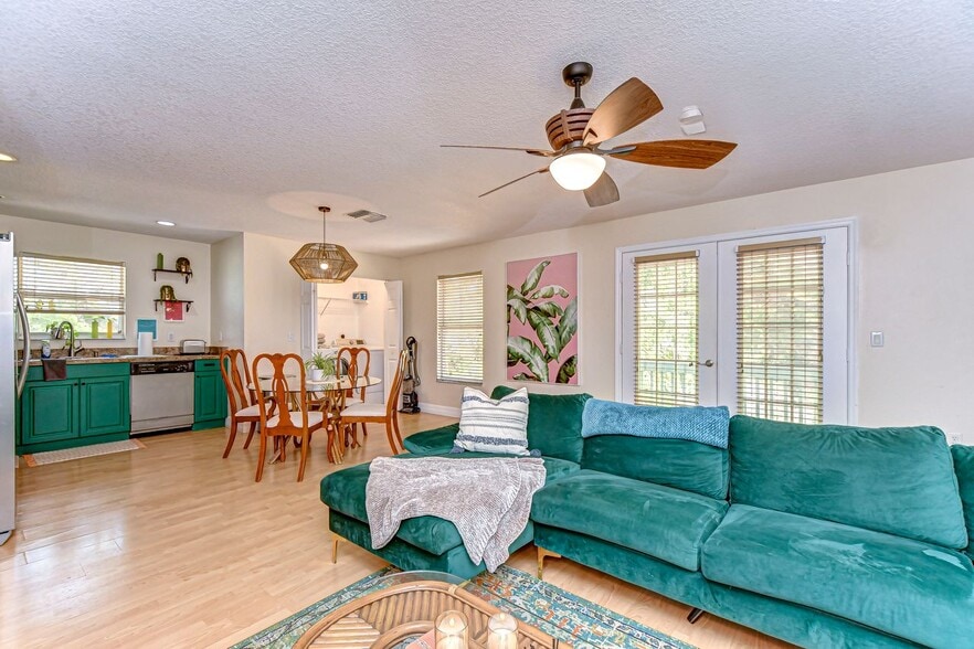 Living room - 5114 33rd St E