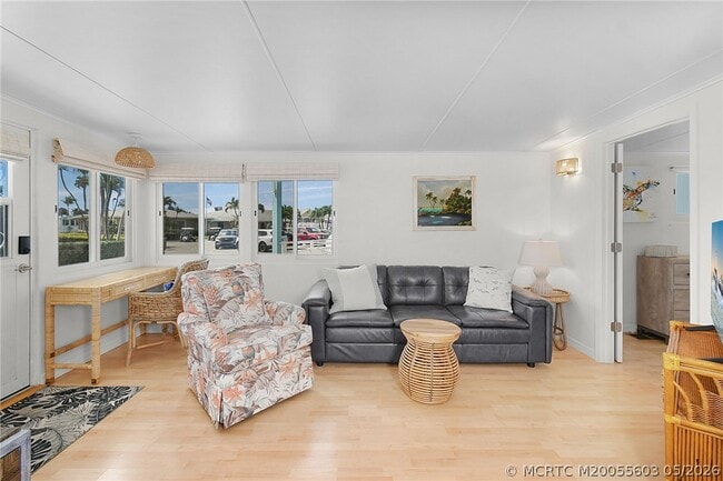 Building Photo - 10725 S Ocean Dr