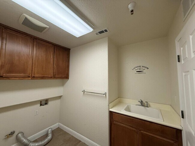 Building Photo - 1760 Anastasia Dr