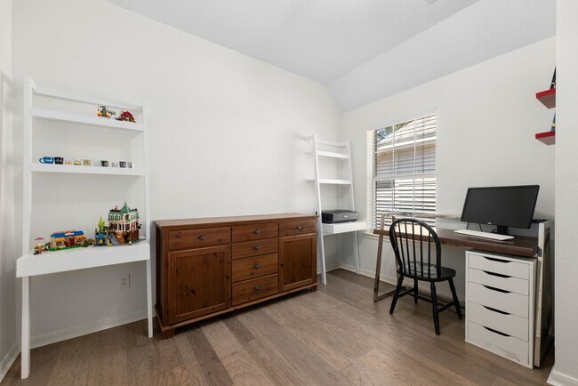 Building Photo - 26 Cinnamon Teal Pl