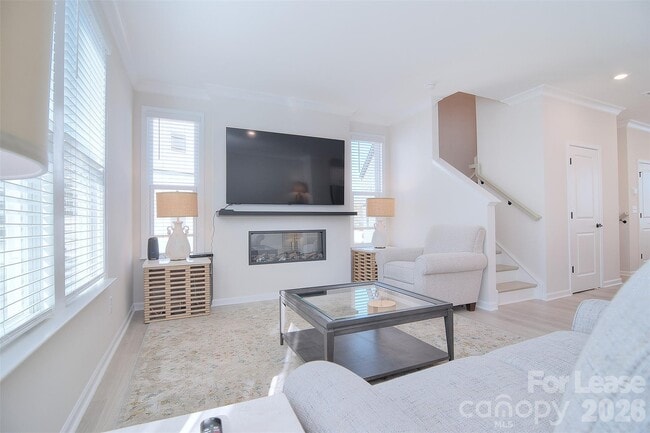 Building Photo - 5029 Nestling Spg St