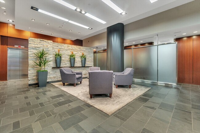 Building Photo - 520 S State St