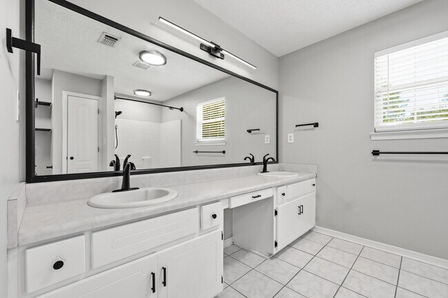 Building Photo - 91 Cedar Beach Cove