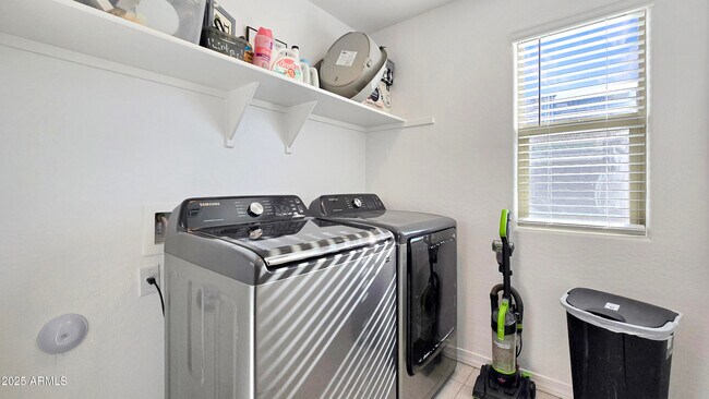 Building Photo - 4242 S 58th Dr