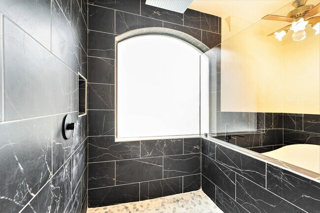 Building Photo - 1743 Randons Point Dr