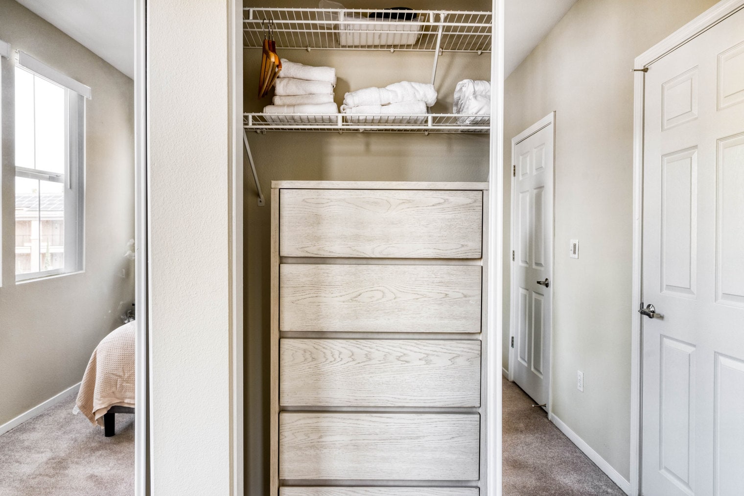 Building Photo - 121 Roble Rd