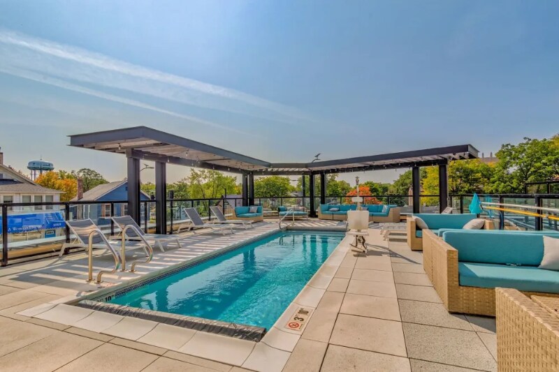 Building Photo - 1010 Maple Ave