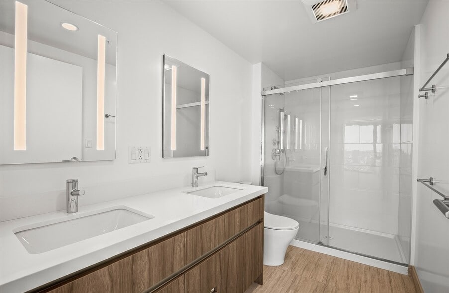 Building Photo - 1500 Rycroft St