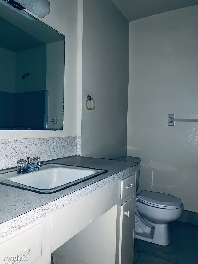 Building Photo - 2 br, 1 bath Apartment - Townshire Manor 17