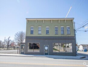 Building Photo - Upstairs 1 Bedroom 1 Bath Apartment