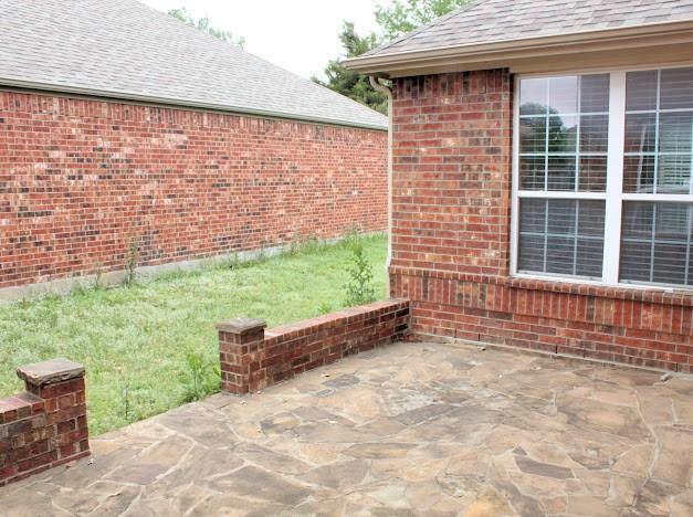 Building Photo - 5996 Clearwater Dr