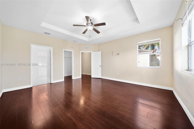 Building Photo - 3641 NE 4th St