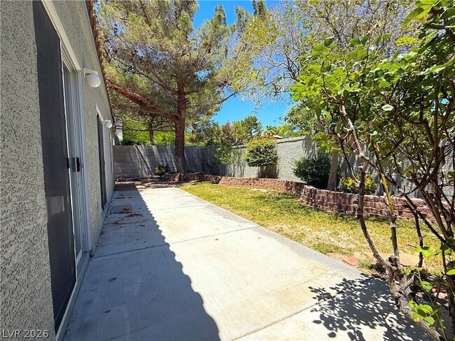 Building Photo - 9824 Garamound Ave