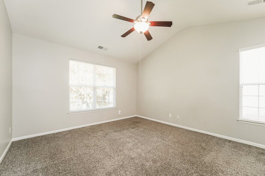 Building Photo - 17300 Hampton Trace Rd