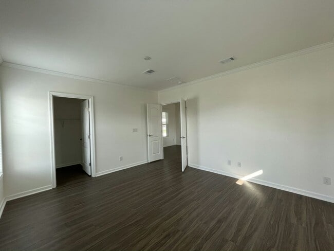 Building Photo - 5018 Windmill Manor Ave