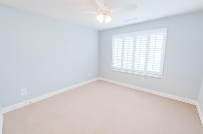 Building Photo - 3164 Lawrin Ct