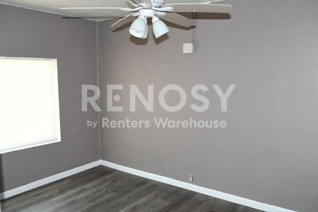 Building Photo - PRICE IMPROVEMENT - Updated 2 Bed 2 Bath Home on Large Lot in Casa Grande