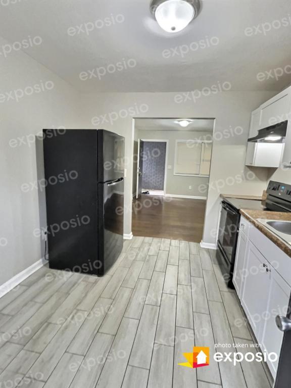 Building Photo - 1884 Center Ave