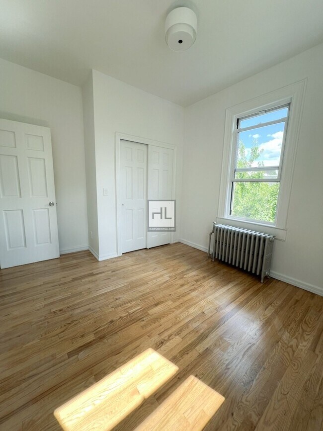 Building Photo - 42 STREET